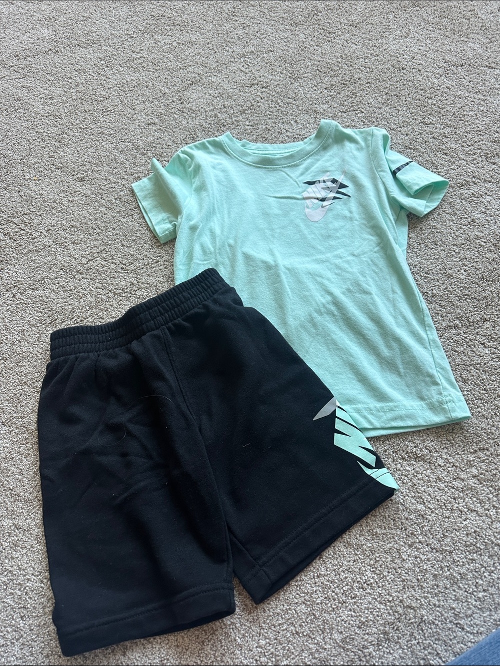 Nike Boys' Short Sleeve Tshirt & Shorts huge bundle size 6 - Picture 7 of 11